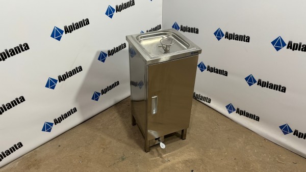 Фонтанчик питний з ножним керуванням